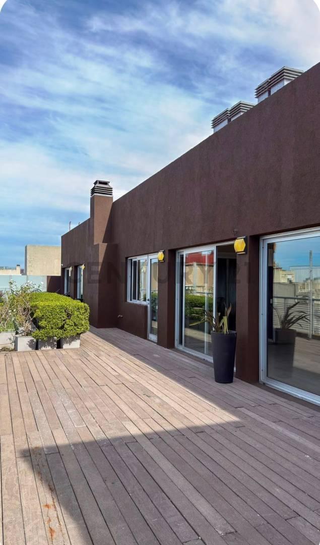 Alquiler 2 Amb. Amueblado - Piso Alto con Vista a Pileta – Servicios Incluidos en el precio