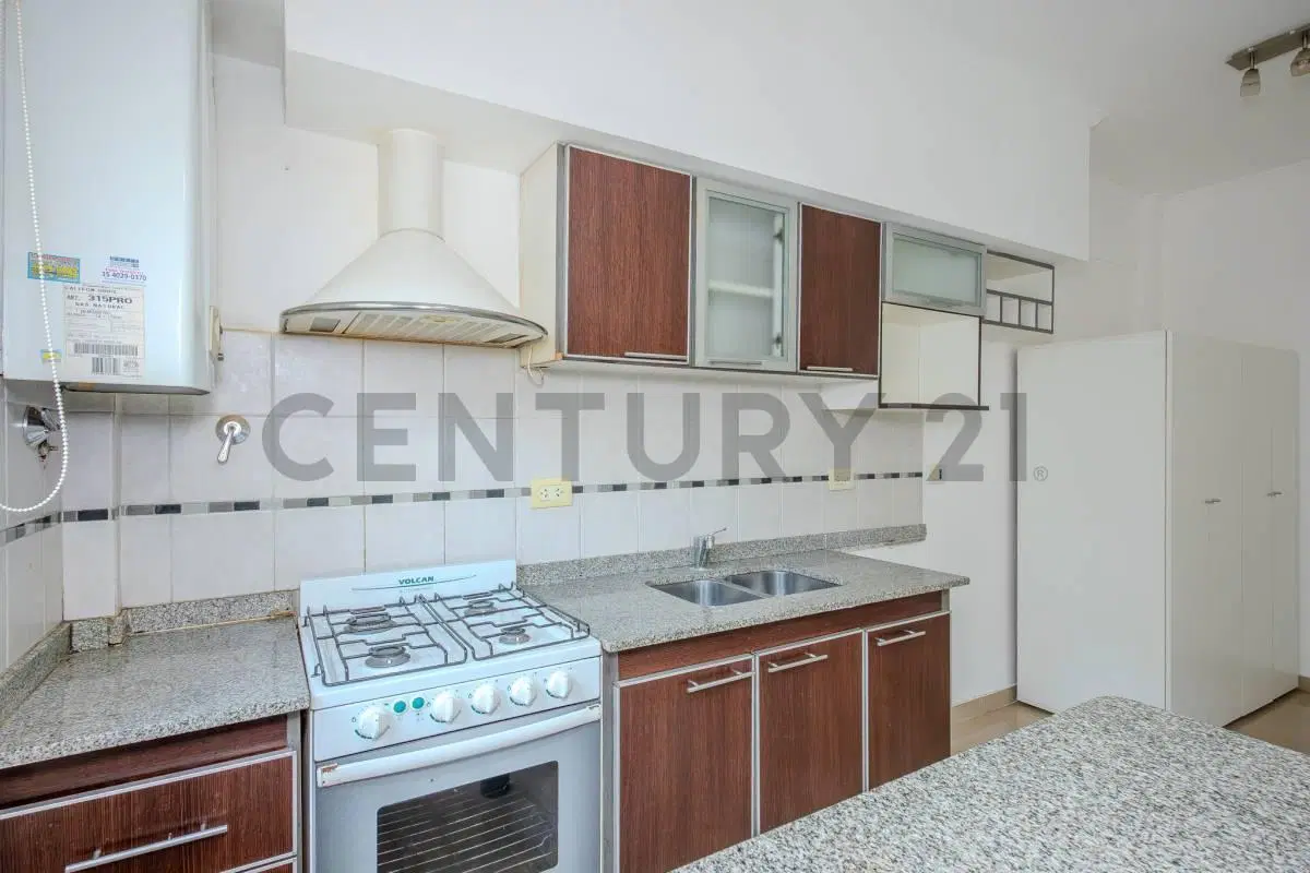 Se Vende 2 ambientes luminoso con balcón 8