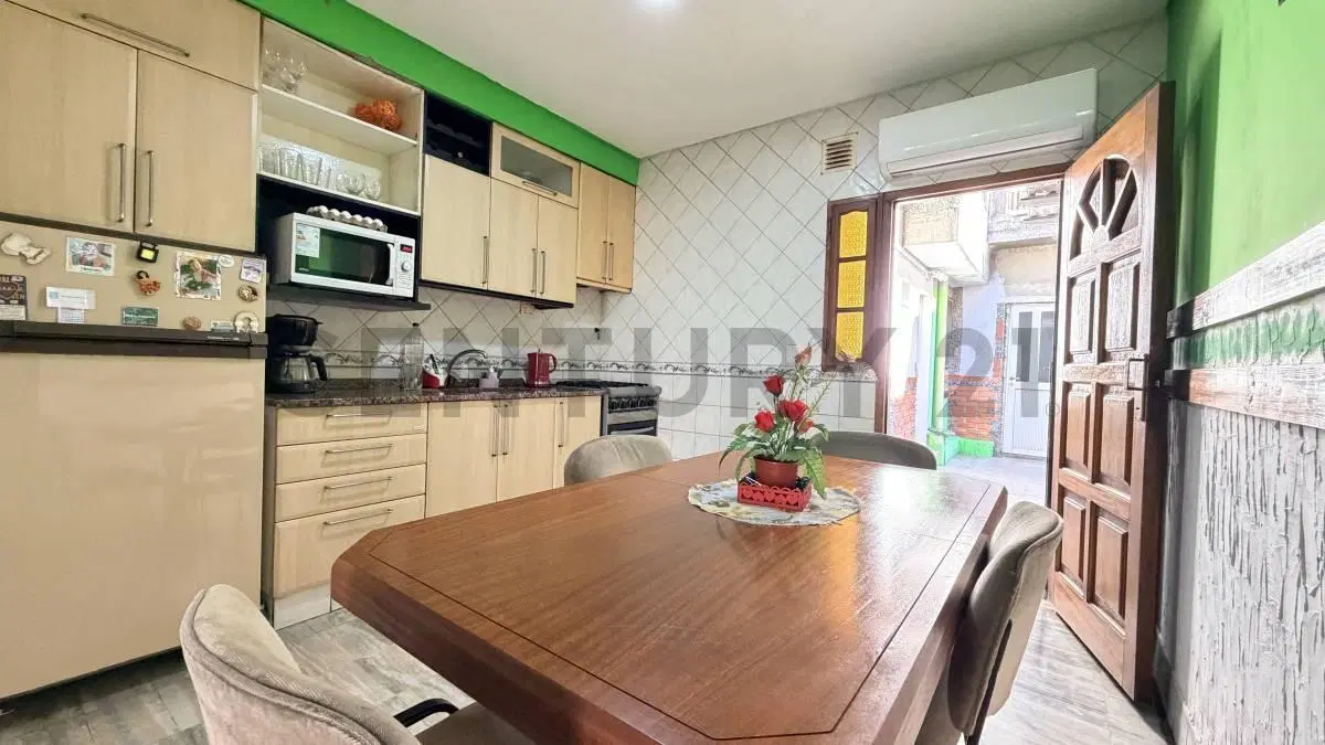 Venta Casa 3 ambientes con garage, jardín, patio y quincho – Sarandí, Avellaneda 2