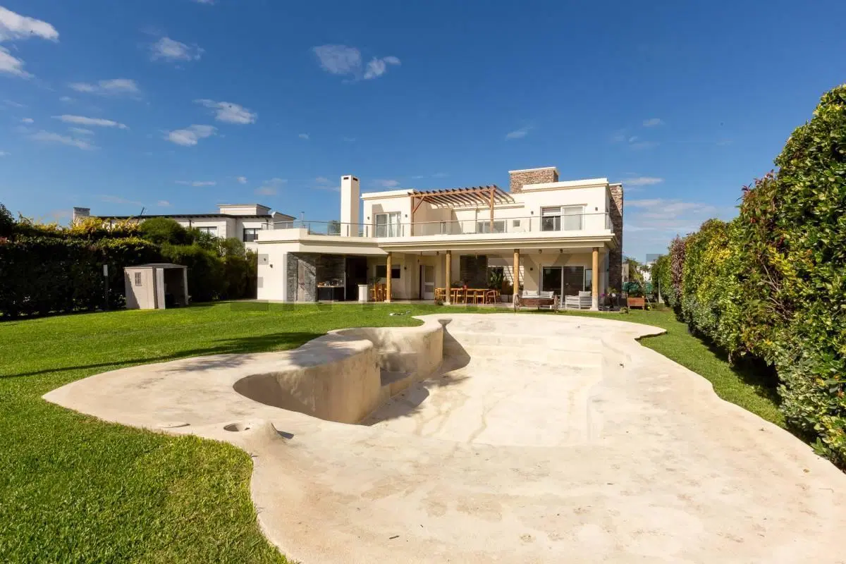 VENTA PERMUTA FINANCIACION CASA 5 AMB CON OFICINA EN HARAS SANTA MARIA 5