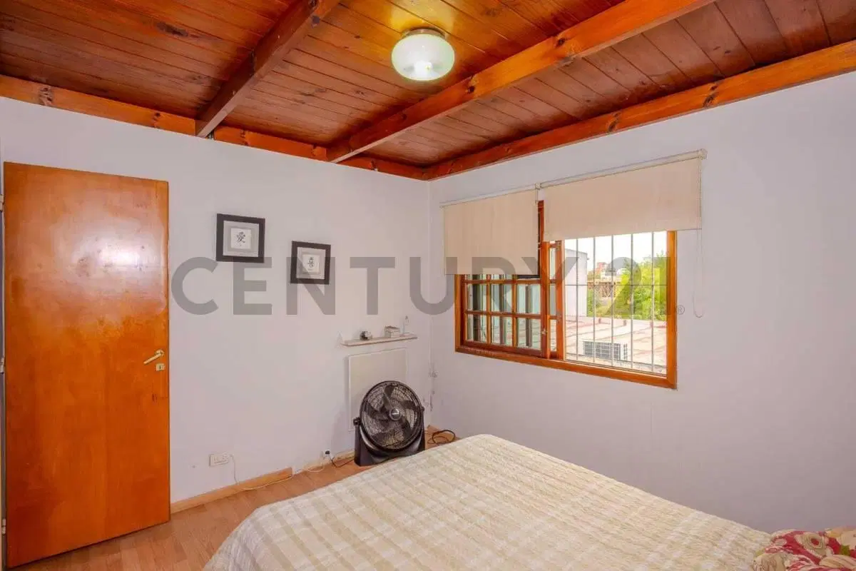 Oportunidad en Villa Bosch - Casa 5 ambientes con hermoso parque - PERMUTA 5