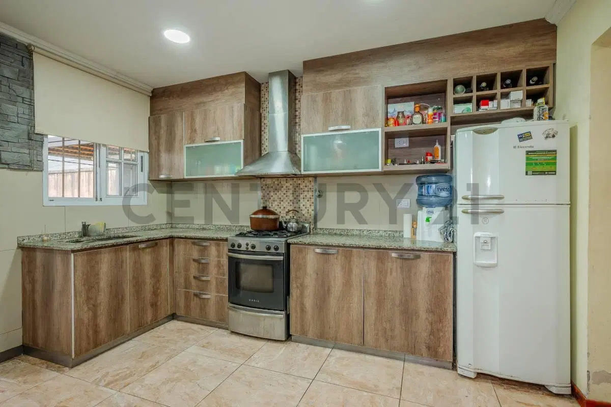 Hermosa Casa 4 ambientes - Martin Coronado 5