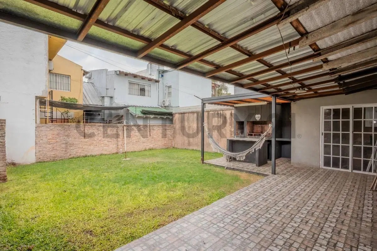 Hermosa Casa 4 ambientes - Martin Coronado 3