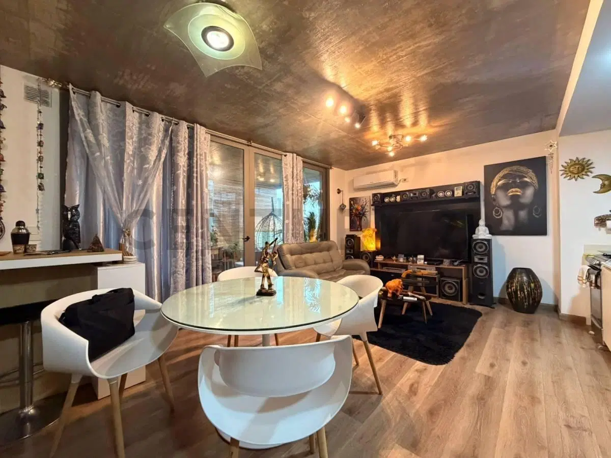 VENTA ESPECTACULAR DEPTO NUEVO 2 AMB. COCHERA, SUM, BALCON ATERRAZAD0. ACEPTA PERMUTA 5