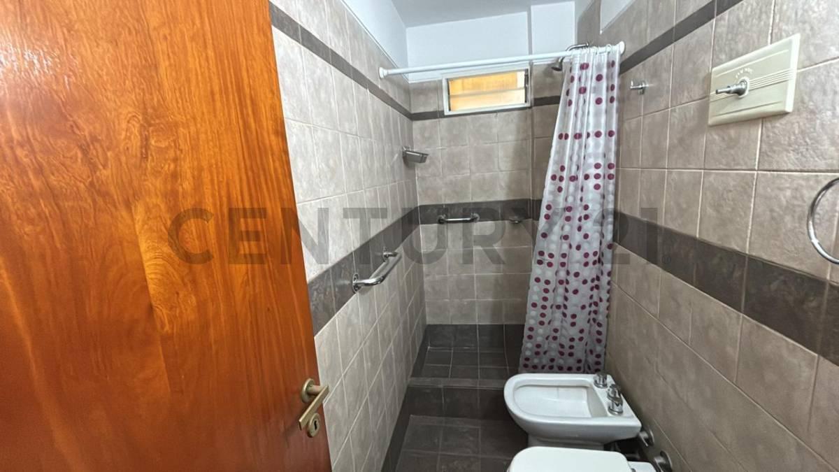 Foto de DEPARTAMENTO 2 AMBIENTES EN VENTA - CASEROS CENTRO, BUENOS AIRES, imagen 4