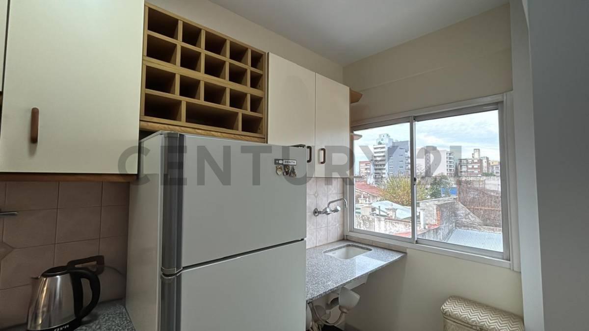 Foto de DEPARTAMENTO 2 AMBIENTES EN VENTA - CASEROS CENTRO, BUENOS AIRES, imagen 2