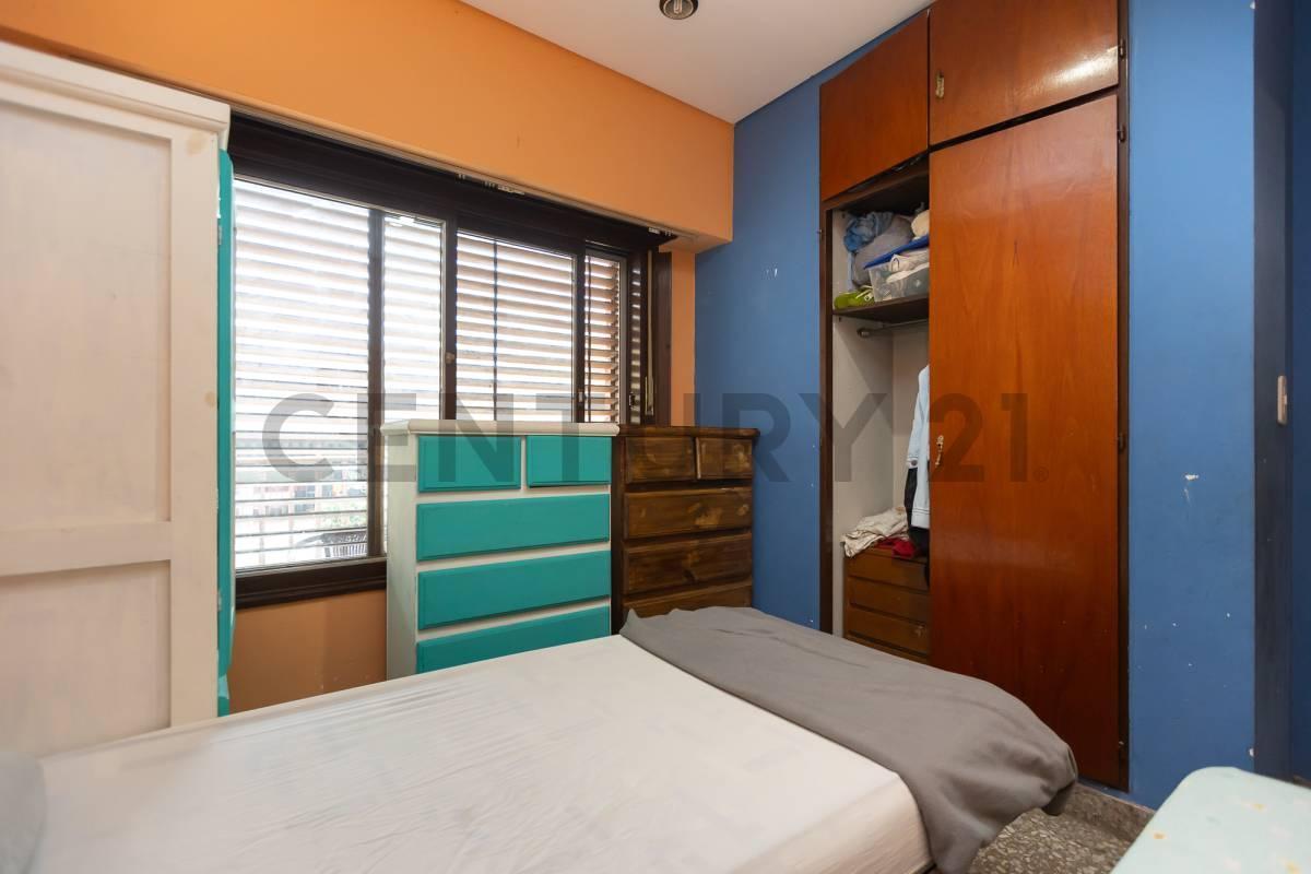 VENTA PERMUTA CASA 5 AMB CON COCHERA Y PILETA APTO CREDITO EN VILLA BOSCH