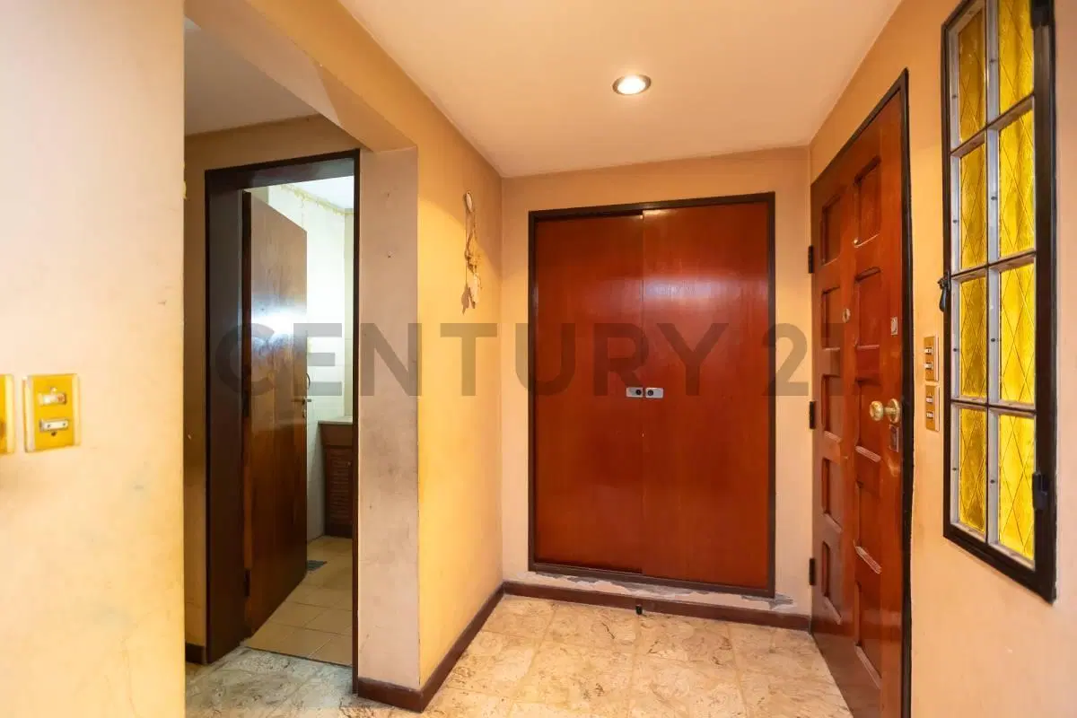 VENTA PERMUTA CASA 5 AMB CON COCHERA Y PILETA APTO CREDITO EN VILLA BOSCH 2