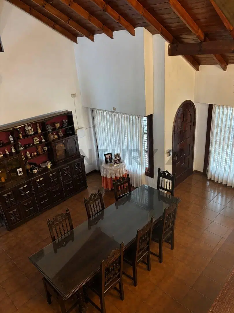 Increíble casa en Castelar Norte 5