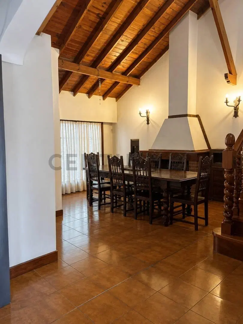 Increíble casa en Castelar Norte 8