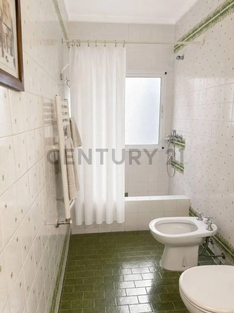 Imponente casa sobre dos lotes en Maschwitz Country Club 4
