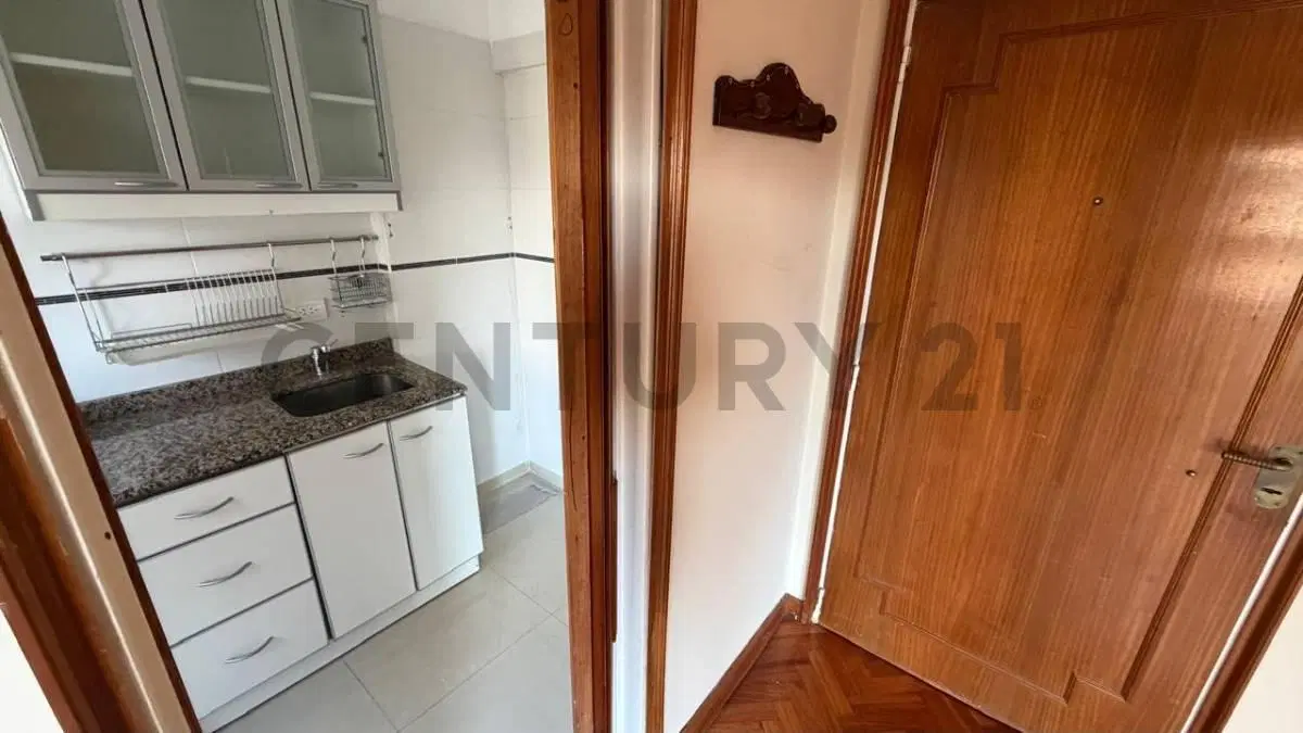 Alquiler Olivos 2 Ambientes con Cochera Fija Cubierta – Av. del Libertador 3