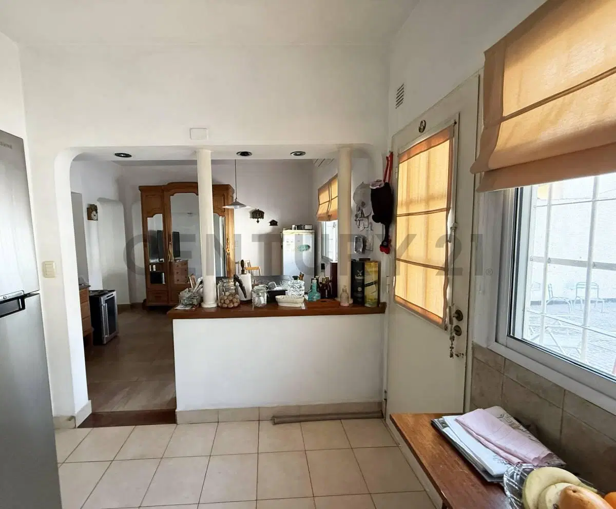 VENTA | PH AMPLIO AL FRENTE | Moron sur | Evalua permuta 5