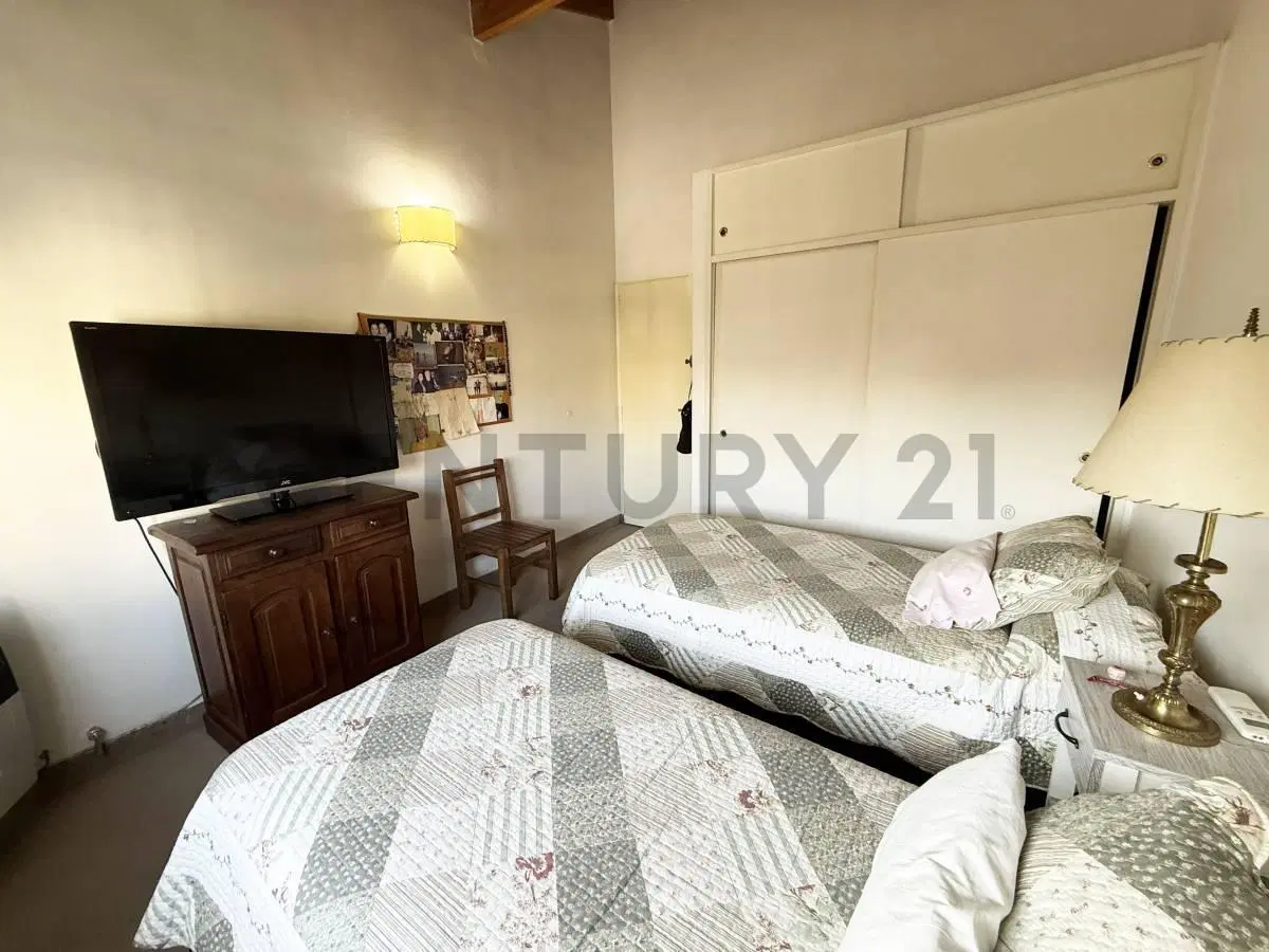 VENTA | PH AMPLIO AL FRENTE | Moron sur | Evalua permuta 3