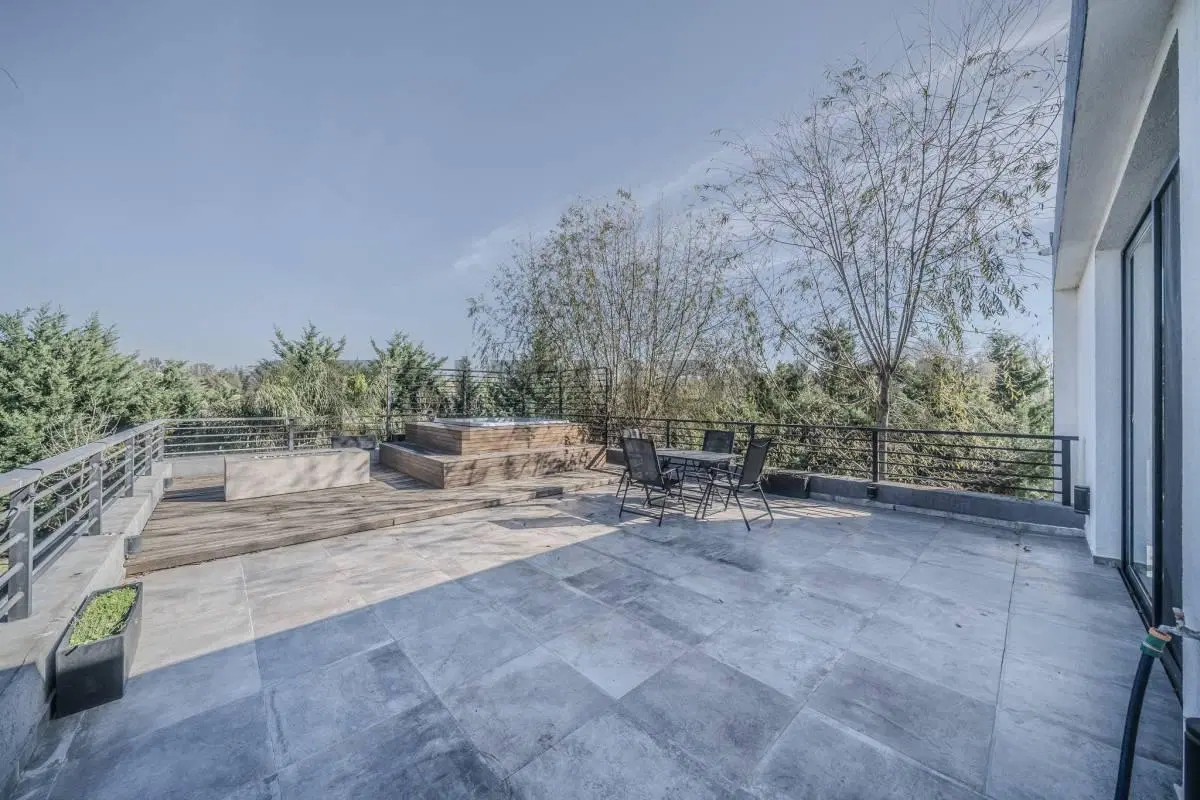 VENTA CASA 7 AMBIENTES - COMARCAS LUJAN 3