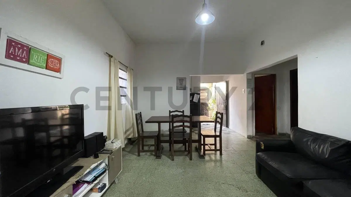 Venta PH al frente 4 ambientes con entrada independiente, patio y terraza. APTO CRÉDITO 8