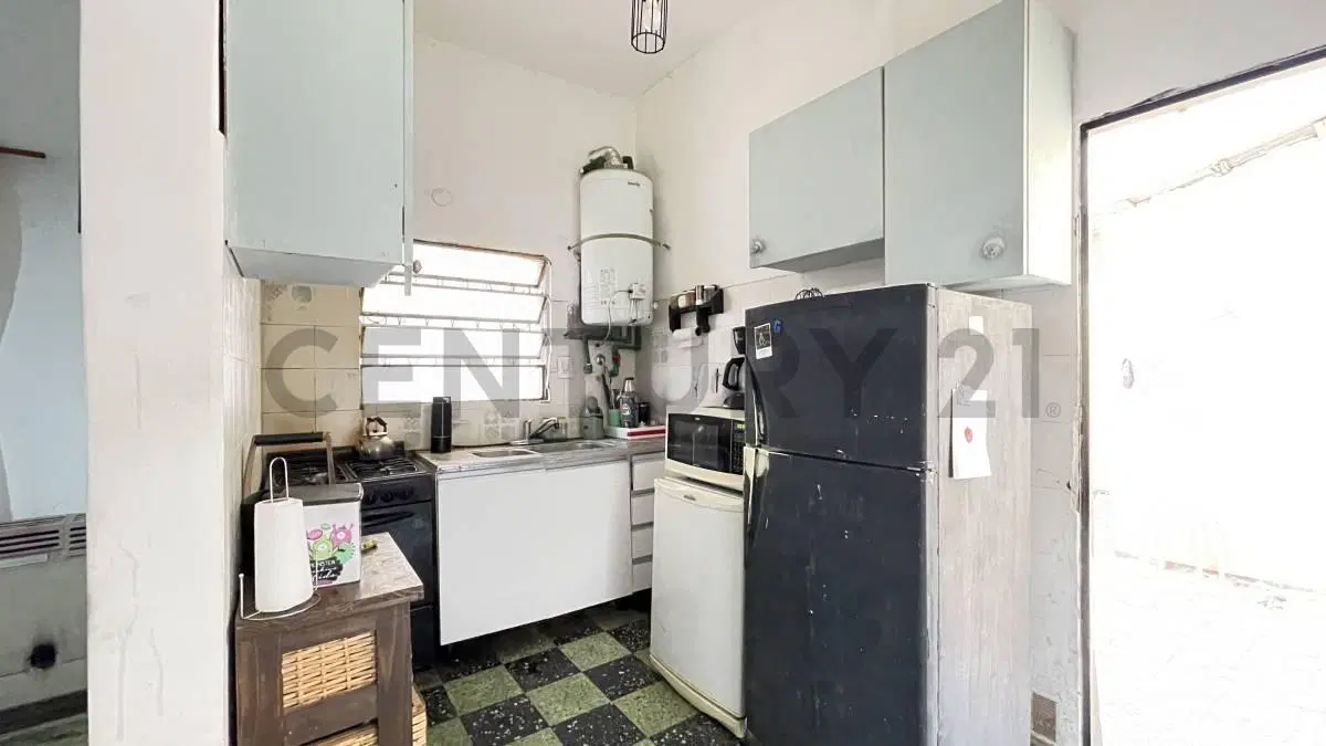 Venta PH al frente 4 ambientes con entrada independiente, patio y terraza. APTO CRÉDITO 2
