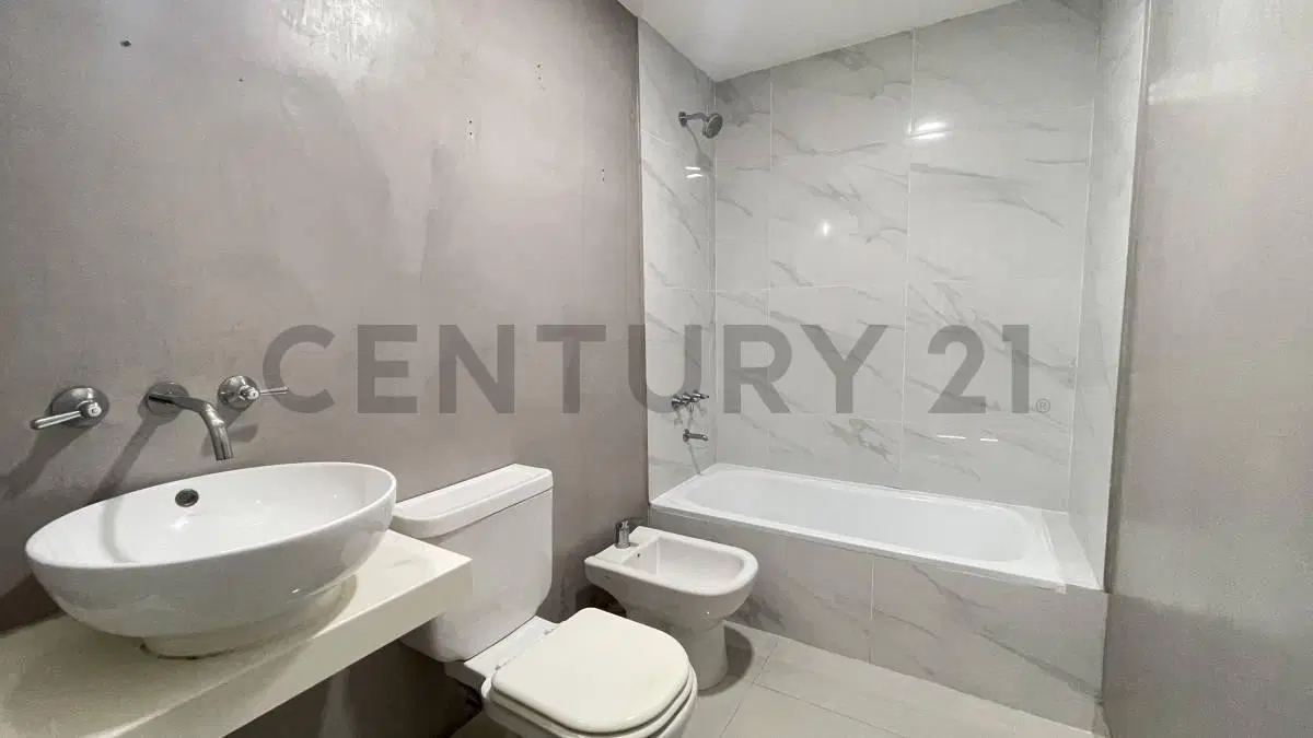 Alquiler departamento 2 ambientes con dos baños en Caseros 5