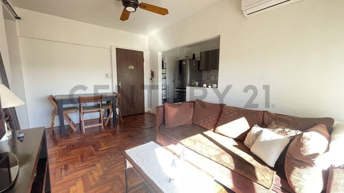 Foto de Departamento de 4 ambientes con balcón, vista abierta y excelente, imagen 4