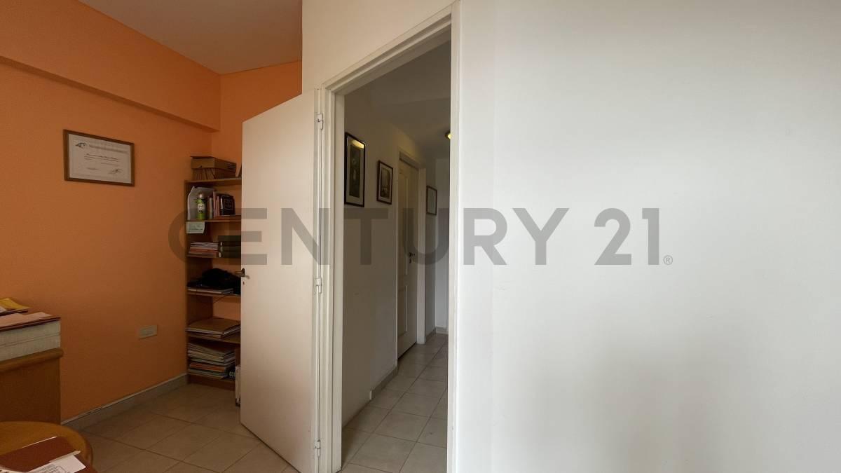 Foto de Departamento de 2 ambientes con balcón sobre Av. Rivadavia – Liniers, imagen 5