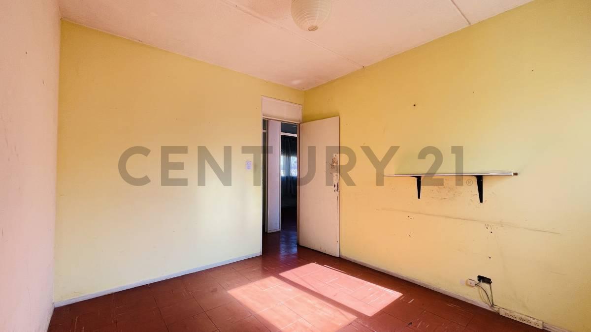Foto de Departamento de 4 ambientes en venta en Nueva Pompeya con balcón, imagen 2