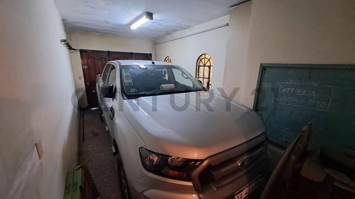 Foto de VENTA CASA GRAN POTENCIAL USD 150.000 permuta, imagen 5