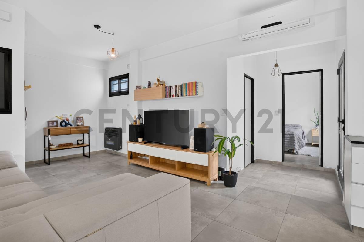 Foto de Hermoso PH 2 ambientes con Patio y Terraza Propia, imagen 2