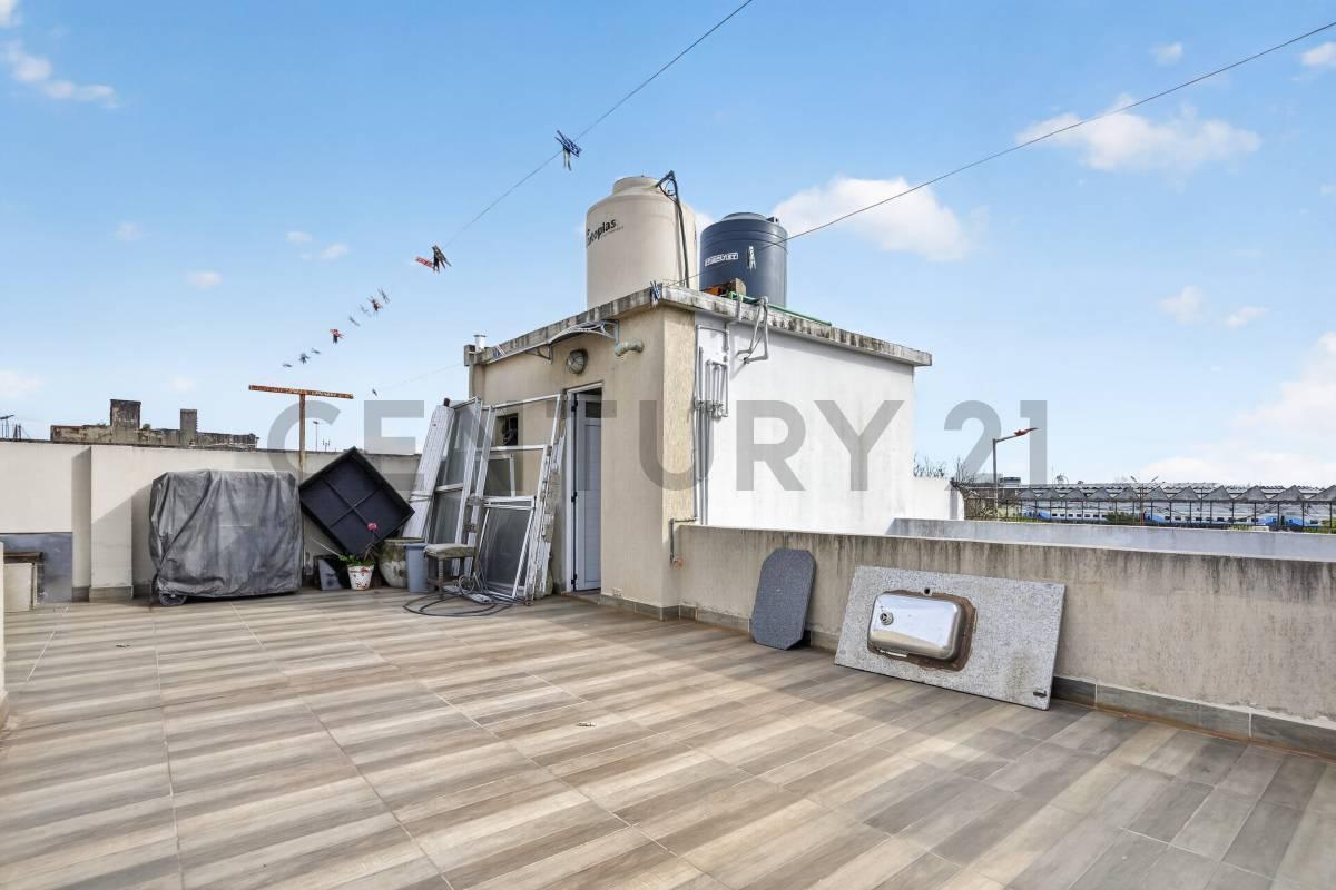 Foto de Hermoso PH 2 ambientes con Patio y Terraza Propia, imagen 1