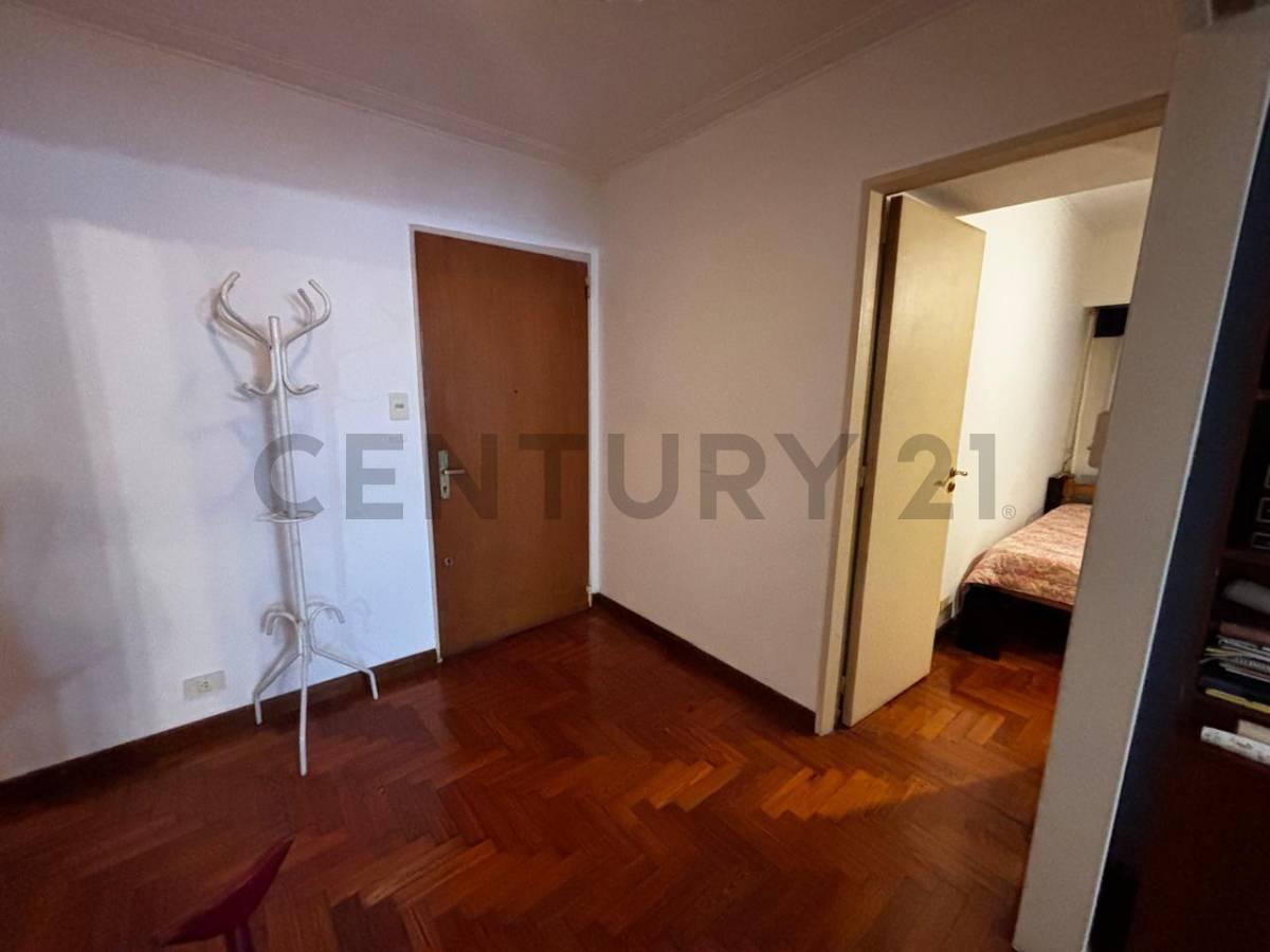 Foto de VENTA-DEPTO 3 AMB. AMPLIO + PATIO - VILLA URQUIZA CENTRO., imagen 1