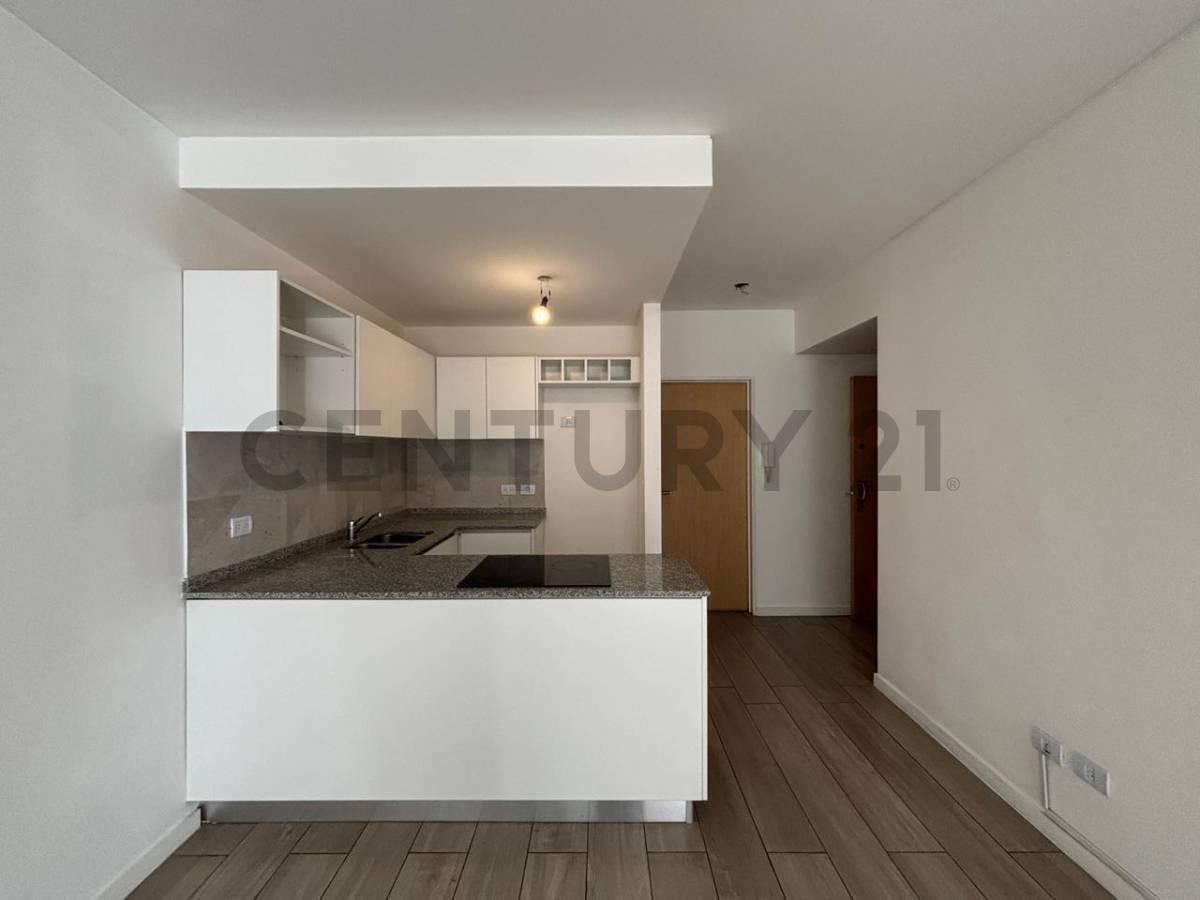 Foto de ALQUILER 2 AMBIENTES CON BALCON TERRAZA, COCHERA, SUM, PARRILLA – VILLA, imagen 3