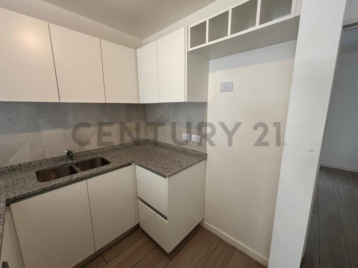 Foto de ALQUILER 2 AMBIENTES CON BALCON TERRAZA, COCHERA, SUM, PARRILLA – VILLA, imagen 4