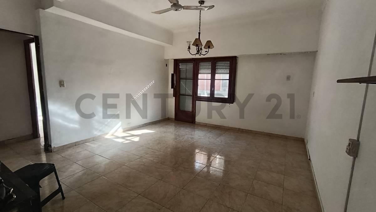 Foto de Ph en Venta en Almagro. Quincho y terraza. 5 ambientes. Bajas expensas, imagen 3