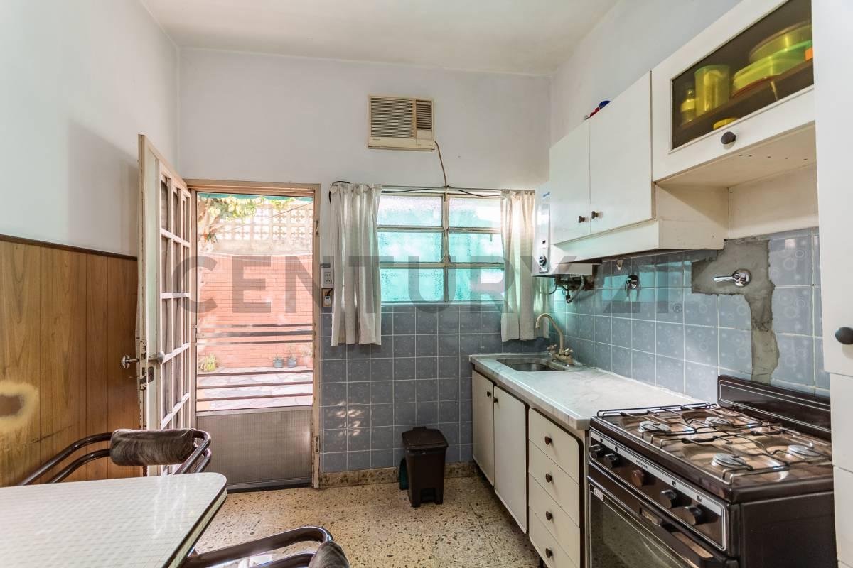 Foto de VENTA PH al frente con Patio Terraza Villa Sarmiento Haedo, imagen 5