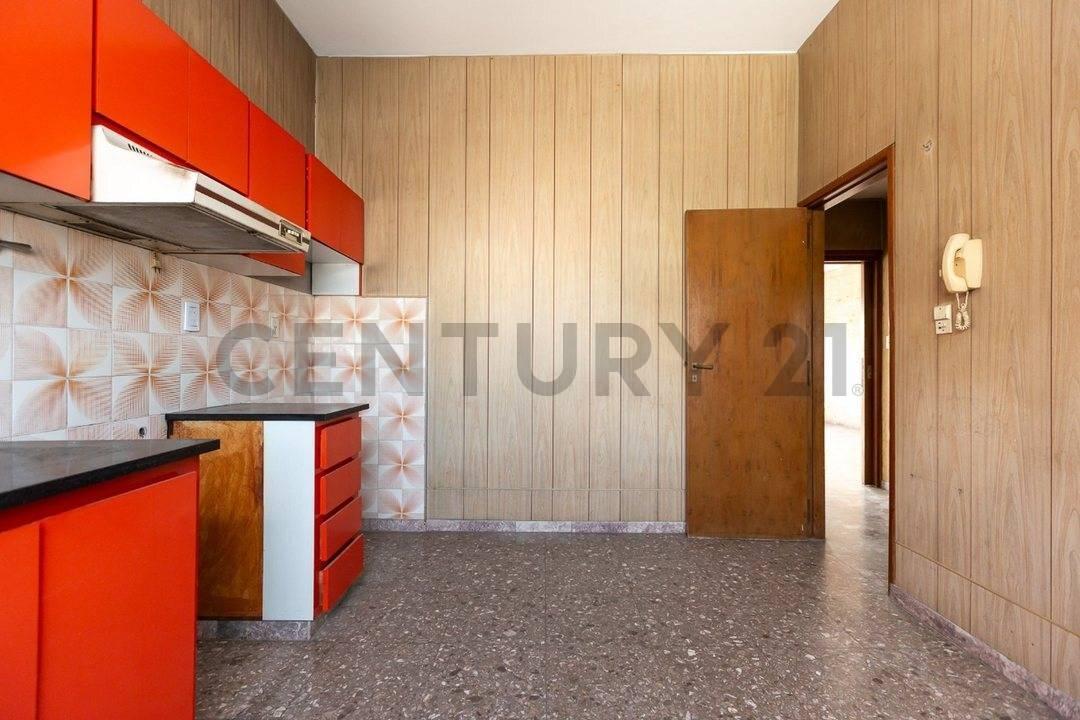 Foto de Vendemos 3 ambientes con terraza propia - Permuta., imagen 3