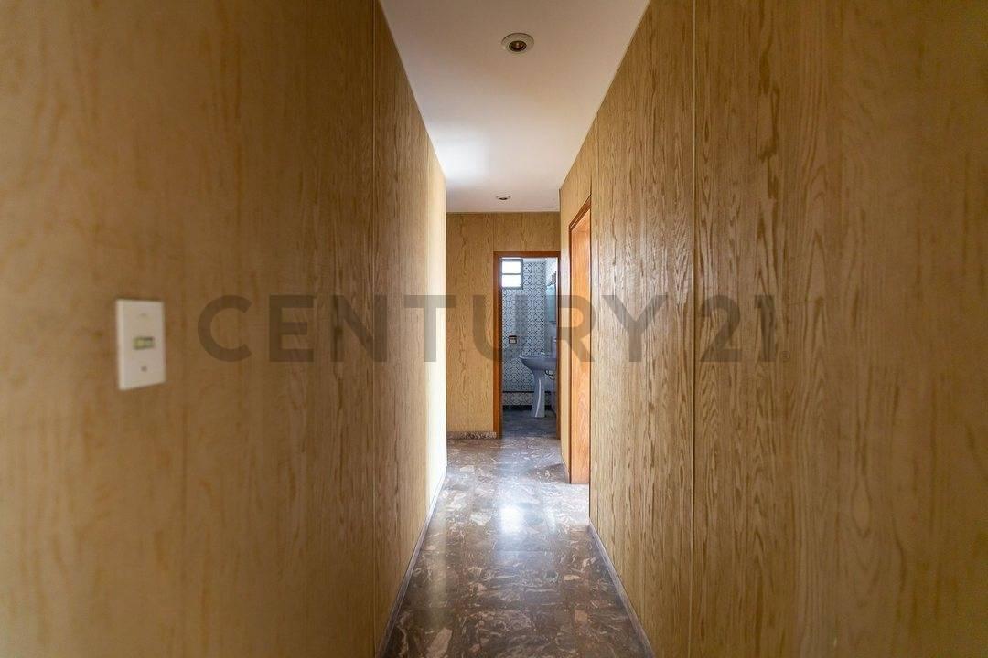 Foto de Vendemos 3 ambientes con terraza propia - Permuta., imagen 5