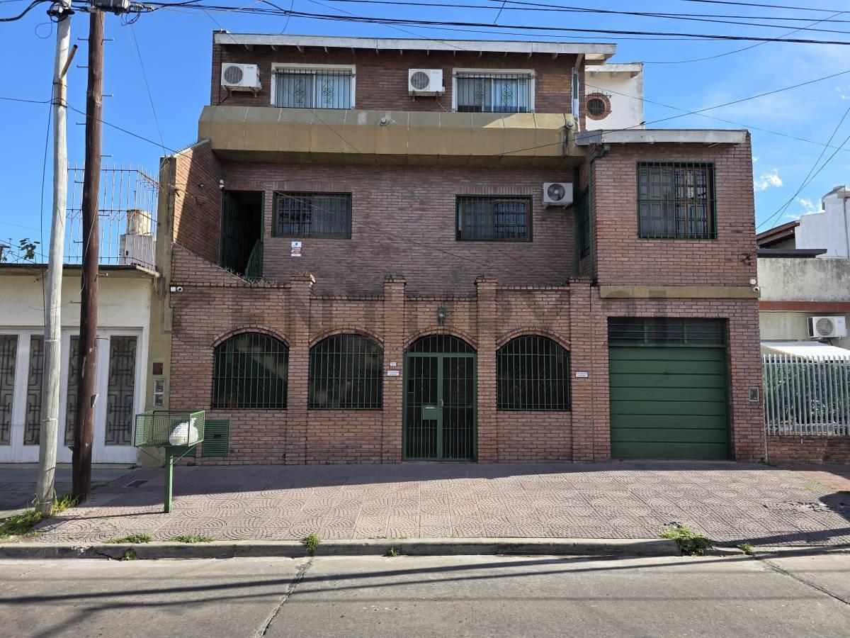 Foto de Venta de gran ph con garage en Villa Maipú. Se evalúan departamentos en, imagen 1