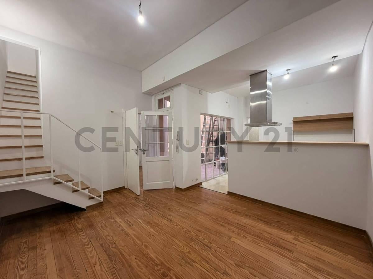 Foto de PH EN VENTA SANTA RITA 3 AMBIENTES CON PATIO SIN EXPENSAS REMODELADO A, imagen 1