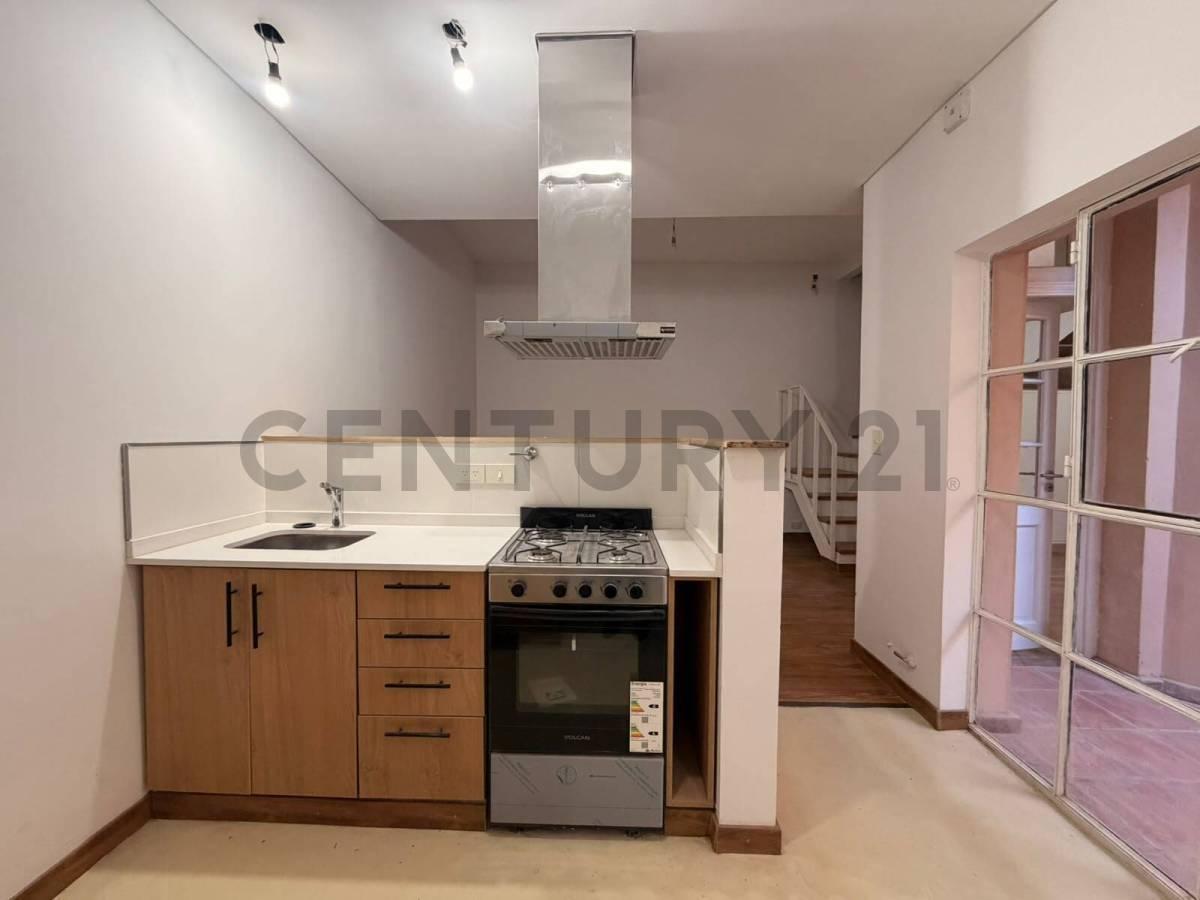 Foto de PH EN VENTA SANTA RITA 3 AMBIENTES CON PATIO SIN EXPENSAS REMODELADO A, imagen 5
