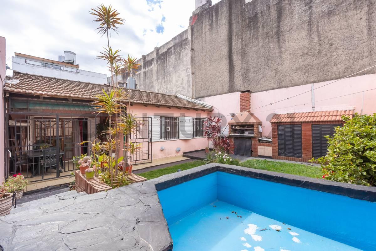 Foto de PH 4 AMBIENTES AL FONDO CON PARQUE, PILETA Y PARRILLA. Apto crédito, imagen 1