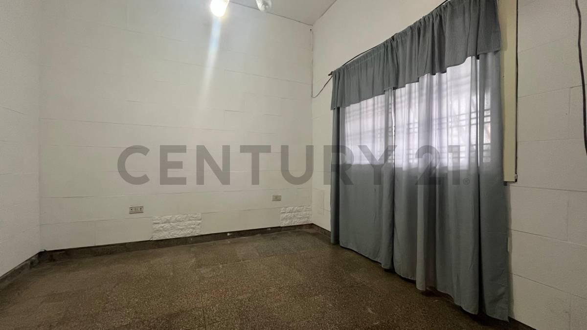 Foto de ALQUILER 3 AMBIENTES CON COCHERA Y PATIO CASEROS NORTE, imagen 5