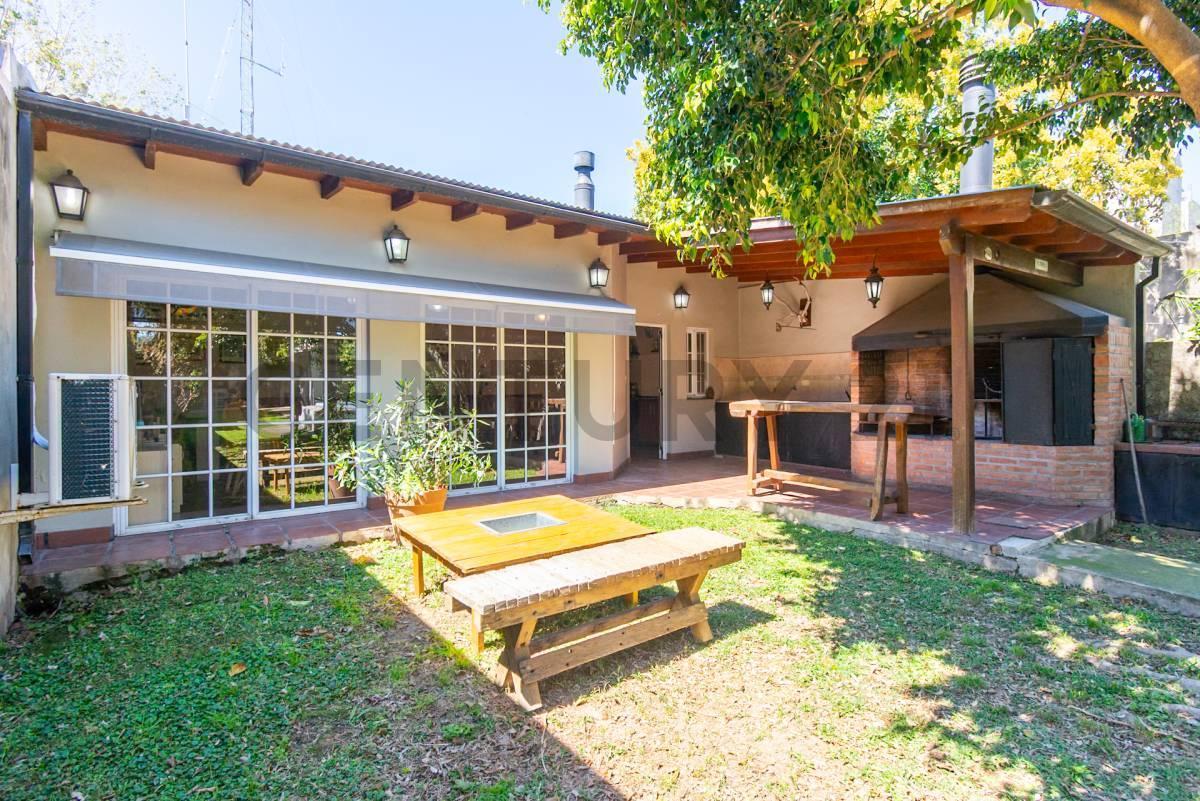 Foto de Casa 5 amb jardin y quincho PERMUTA APTO CREDITO, imagen 2