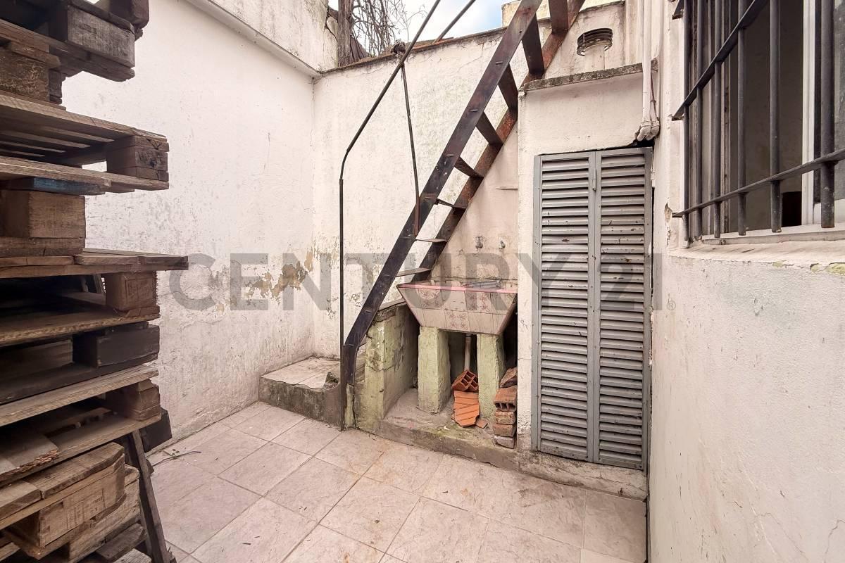Foto de PH 3 Ambientes a Refaccionar en Ciudadela Gran Patio y Terraza Propia, imagen 3