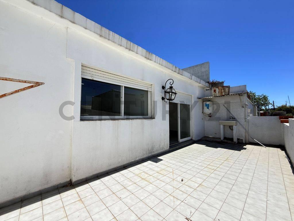 Foto de PH al Fondo con Gran Terraza y Espacios Versátiles – ACEPTA PERMUTA, imagen 2