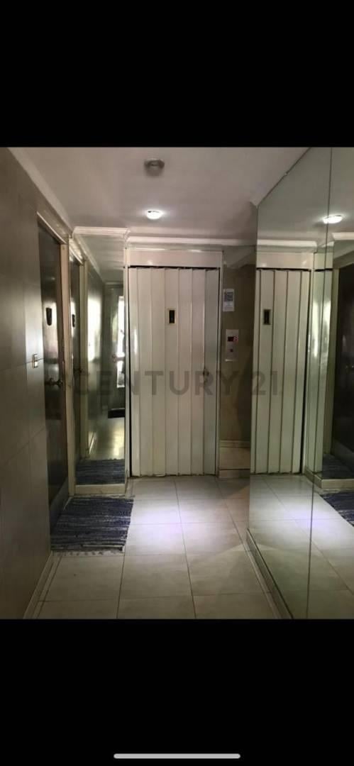 Foto de Monoambiente luminoso en venta en Recoleta – Ideal para reciclar, imagen 4
