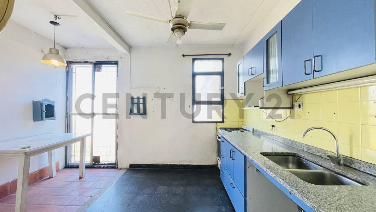 Foto de Departamento de 4 Ambientes en Venta en Nueva Pompeya con Balcón, imagen 1