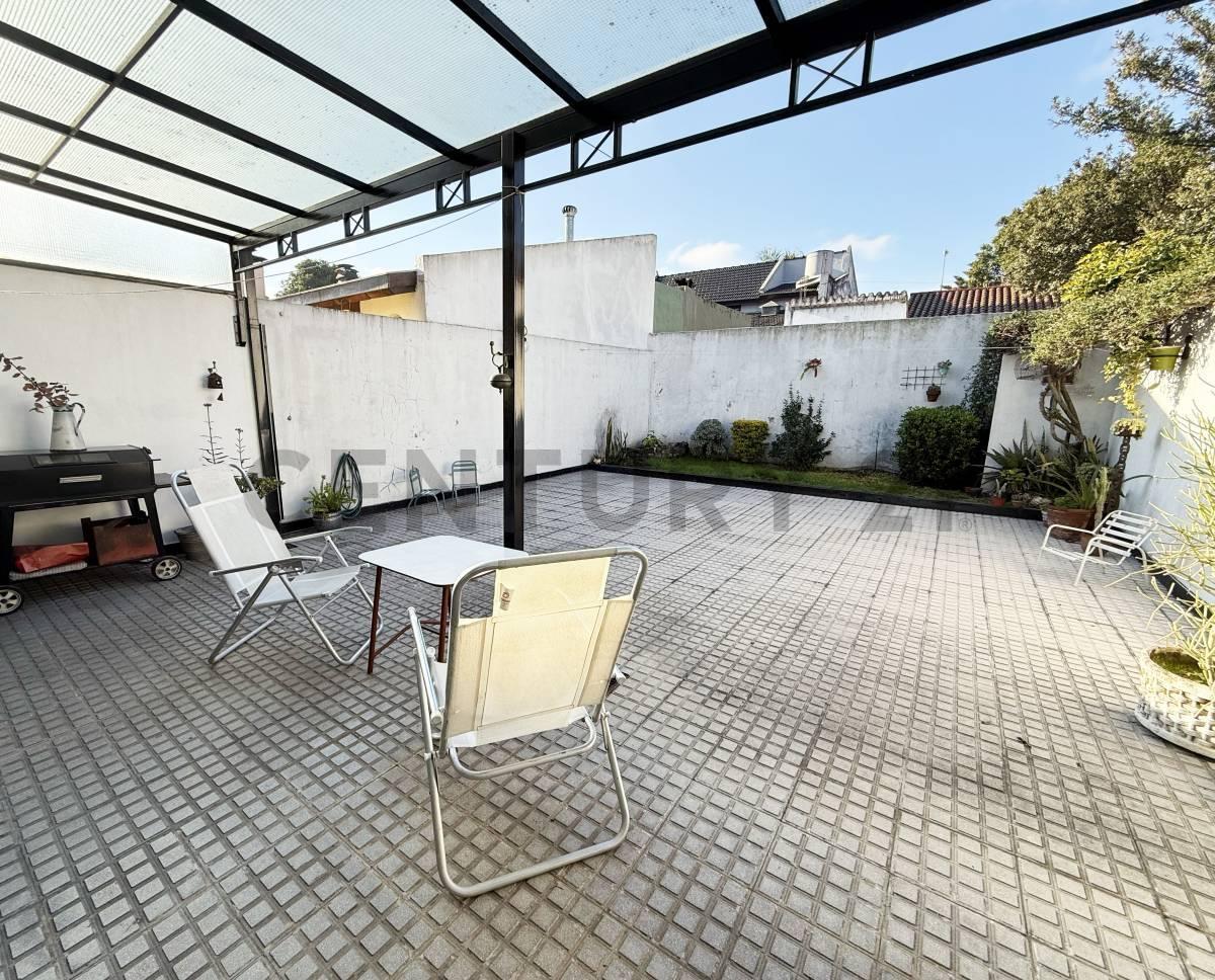 Foto de VENTA | PH AMPLIO AL FRENTE | Moron sur | Evalua permuta, imagen 2