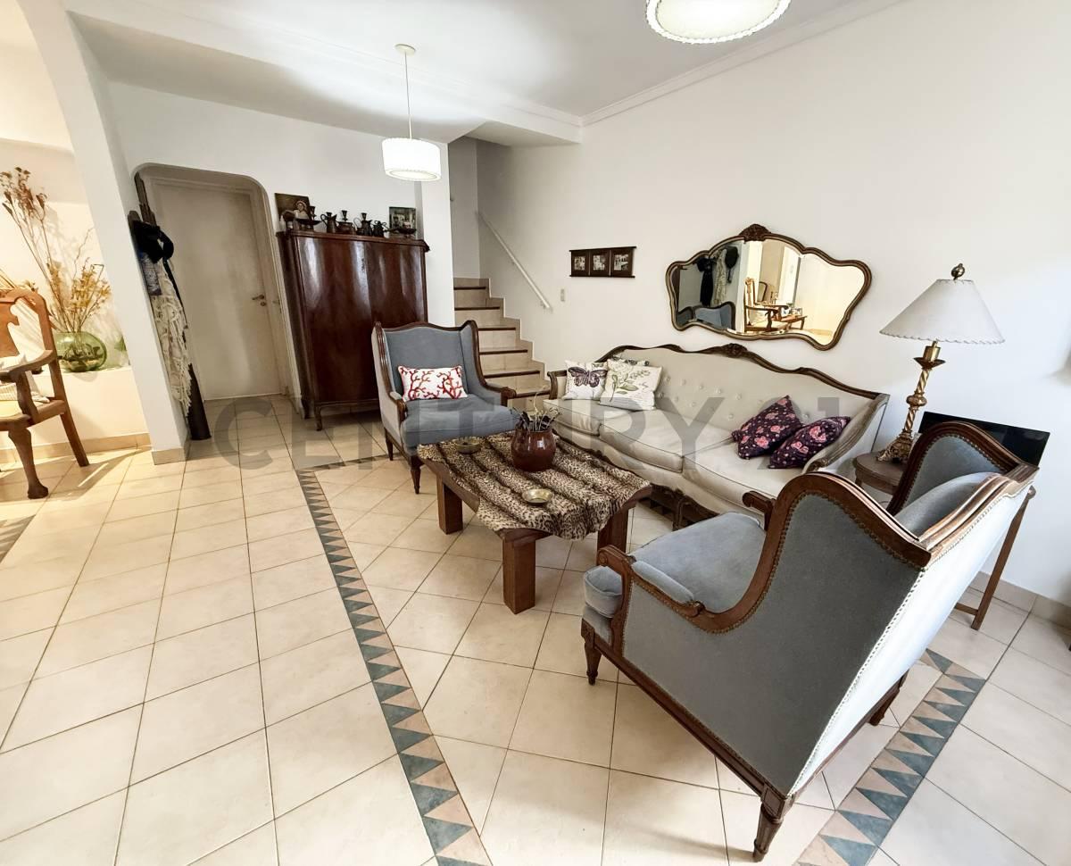 Foto de VENTA | PH AMPLIO AL FRENTE | Moron sur | Evalua permuta, imagen 1