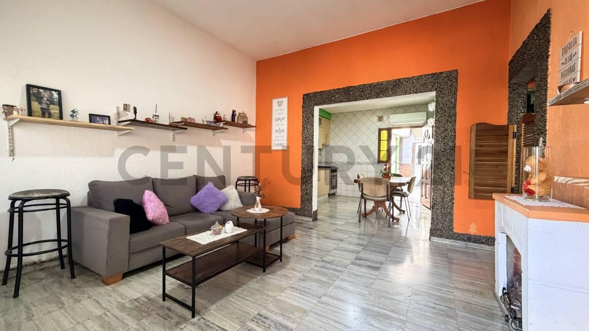 Foto de Venta Casa 3 ambientes con garage, jardín, patio y quincho – Sarandí, imagen 1