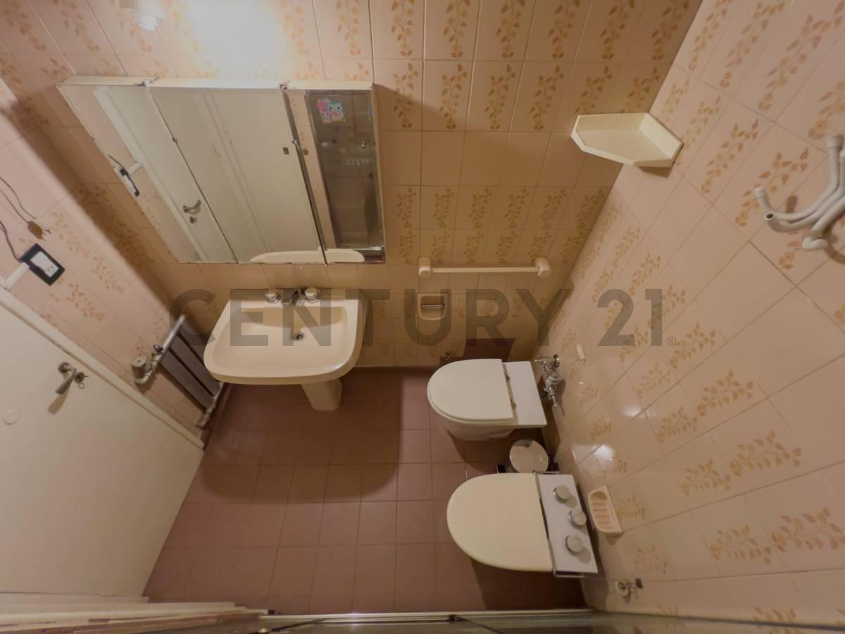 Foto de Venta depto 3 ambientes c/dependencia piso alto, imagen 2