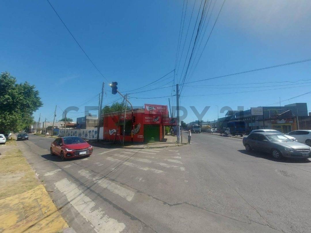 Foto de LOCALES, LOTE EN ESQUINA DE 1180 MTS² EN MORON, imagen 3